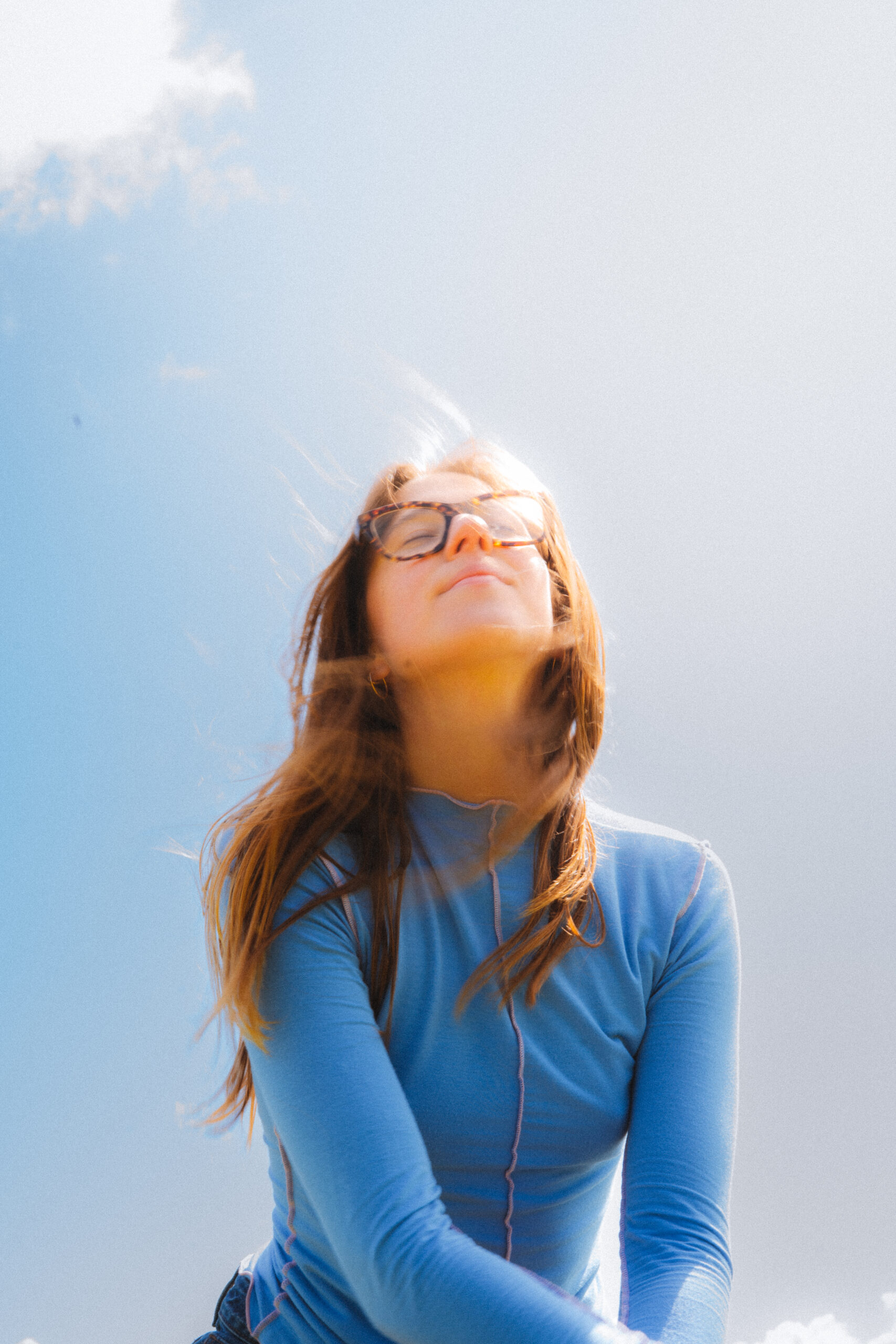 Pilates portrait regard ciel bleu